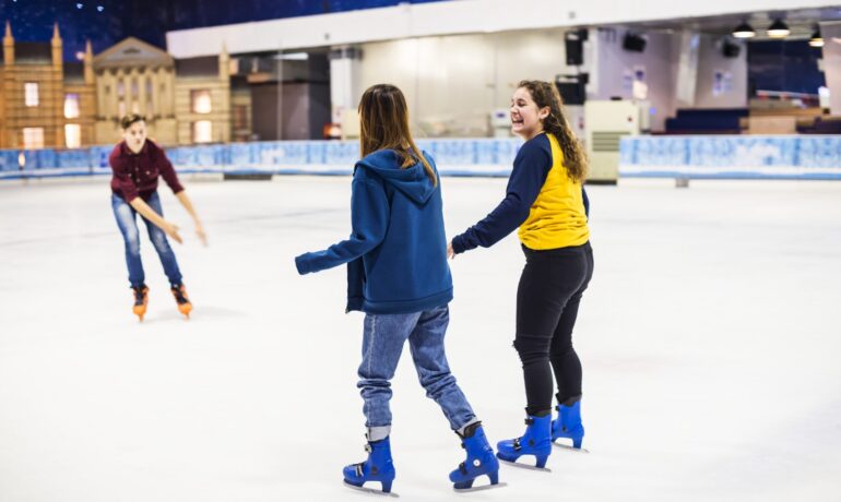 El Hielo Azul, pistas de patinaje de Hielo